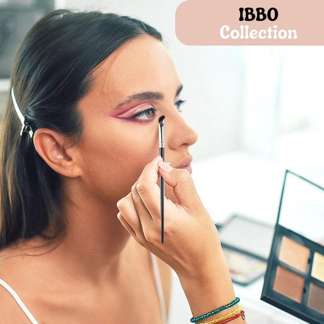 ست برس آرایشی خط چشم IBBO شامل 7 عدد، برس های خط چشم زاویه دار ظریف حرفه ای، برس ابرو، شانه مژه، تیغ ابرو تاشو، برس ابرو دو سر، آرایش سایه چشم و کانسیلر ابرو