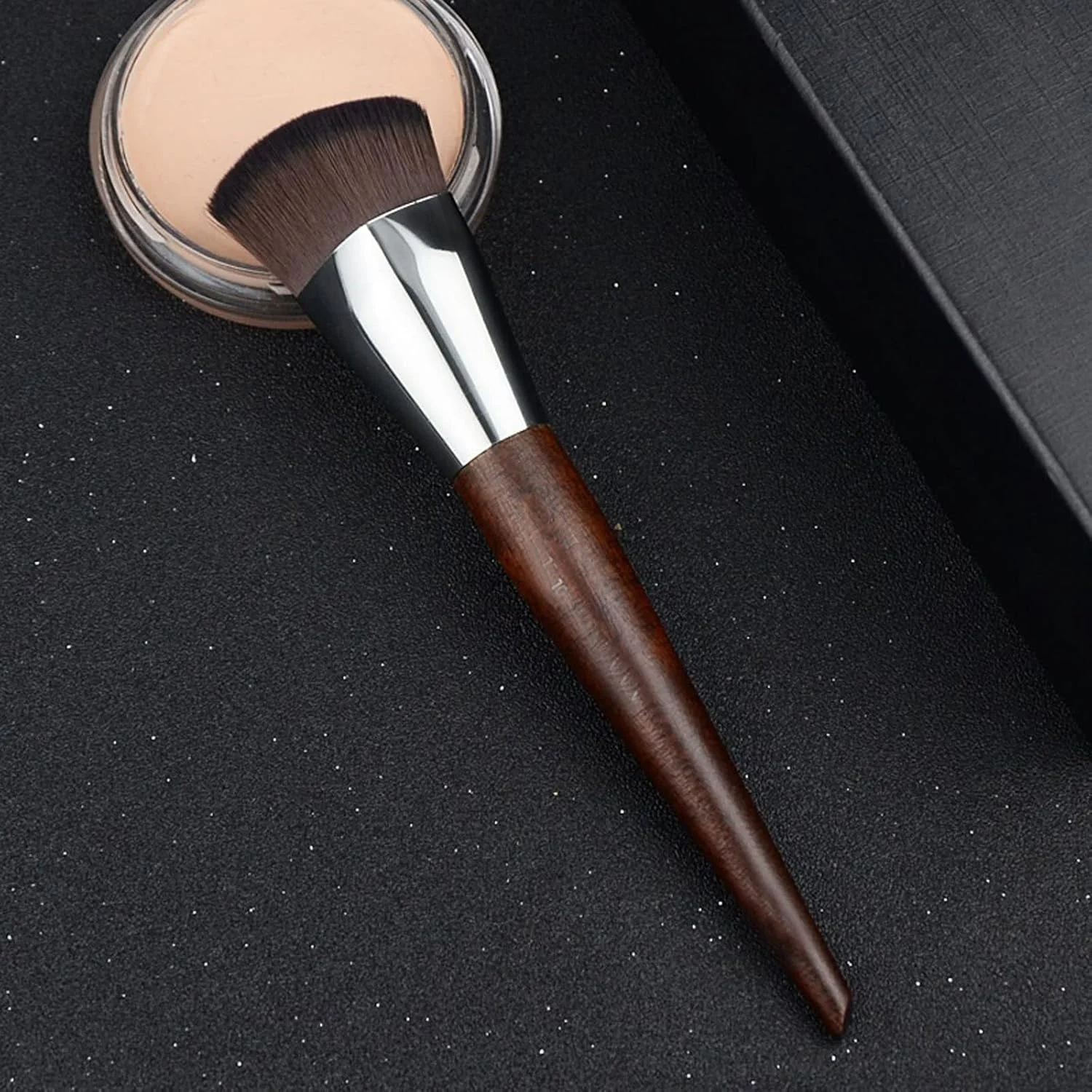 ست برس آرایشی HODORE، برس کرم پودر انعطاف پذیر و فوق العاده نرم با طراحی الماسی ست برس آرایشی HODORE، برس کرم پودر انعطاف پذیر و فوق العاده نرم با طراحی الماسی