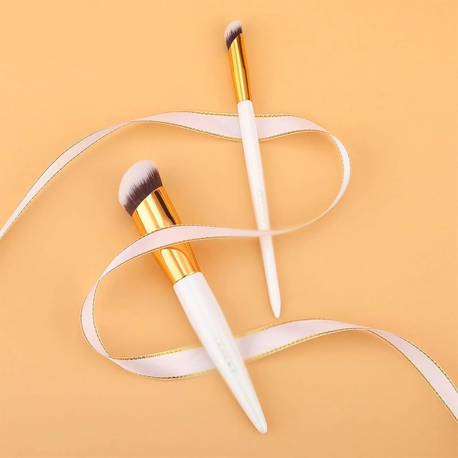 ست برس آرایشی HODORE، برس کانسیلر سر کج، برس های ترکیبی لوازم آرایشی کانسیلر فونداسیون مایع، ابزار زیبایی. ست برس آرایشی HODORE، برس کانسیلر سر کج، برس های ترکیبی لوازم آرایشی کانسیلر فونداسیون مایع، ابزار زیبایی.