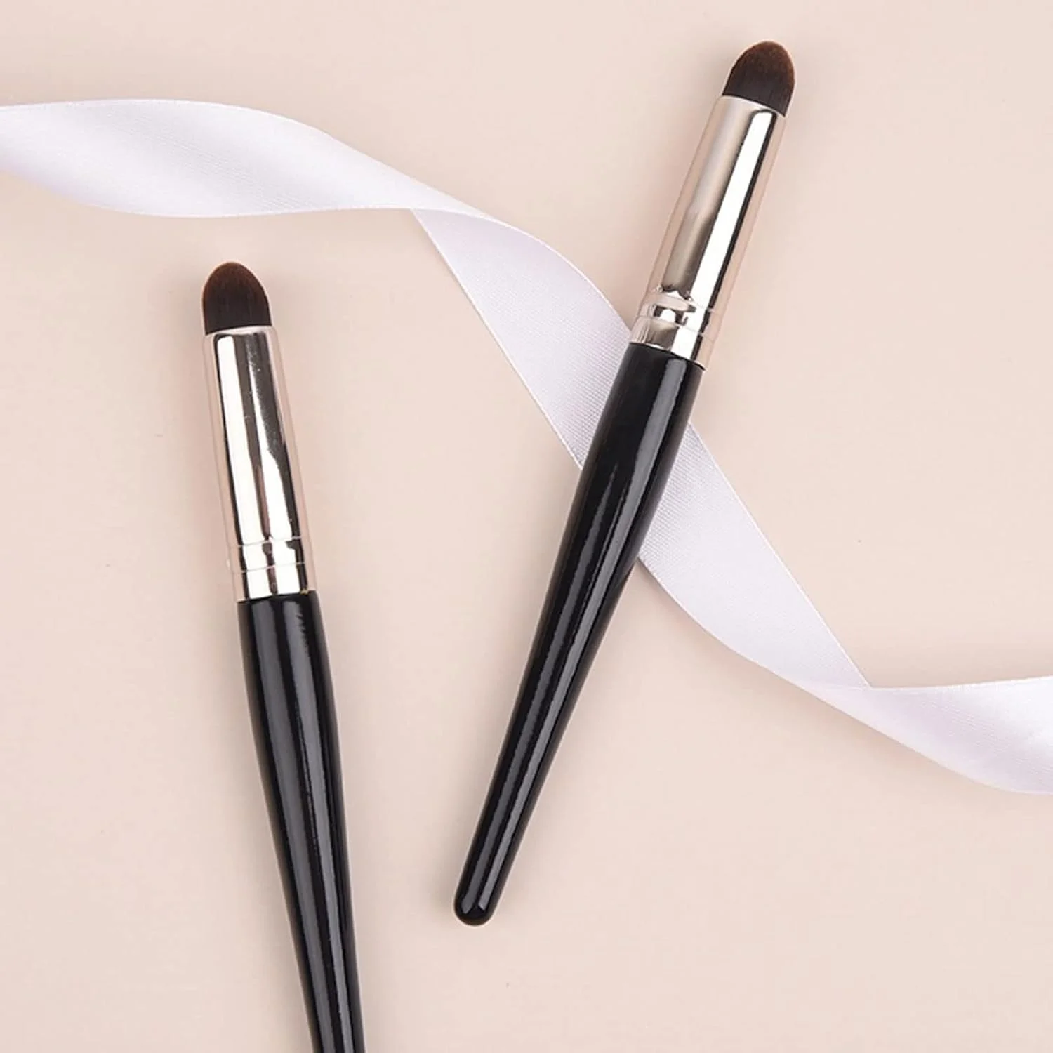 ست برس آرایشی HODORE، برس آرایشی گلولهای، برس کانسیلر کرم پودر مایع، ابزار آرایشی حرفهای ترکیب کننده زیبایی زنانه. ست برس آرایشی HODORE، برس آرایشی گلولهای، برس کانسیلر کرم پودر مایع، ابزار آرایشی حرفهای ترکیب کننده زیبایی زنانه.