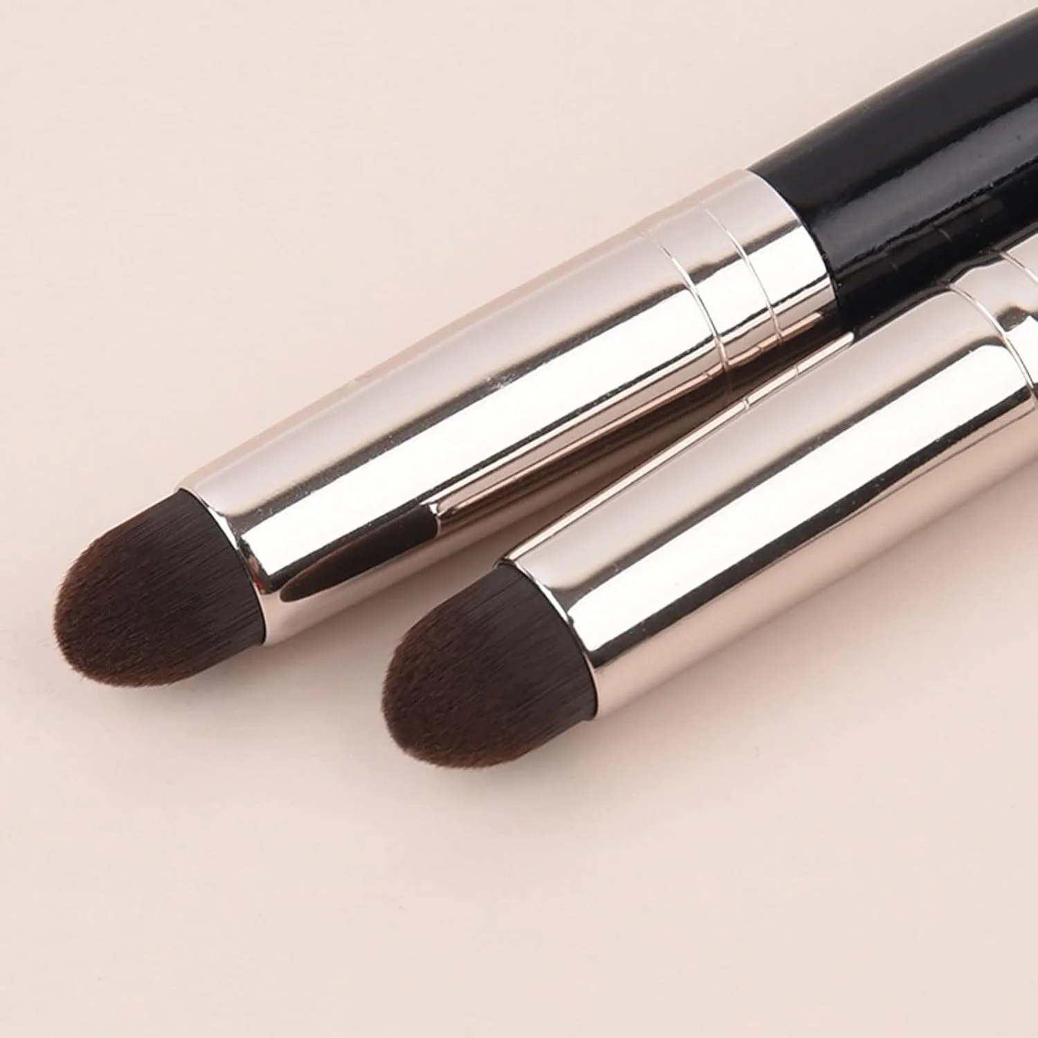 ست برس آرایشی HODORE، برس آرایشی گلولهای، برس کانسیلر کرم پودر مایع، ابزار آرایشی حرفهای ترکیب کننده زیبایی زنانه. ست برس آرایشی HODORE، برس آرایشی گلولهای، برس کانسیلر کرم پودر مایع، ابزار آرایشی حرفهای ترکیب کننده زیبایی زنانه.