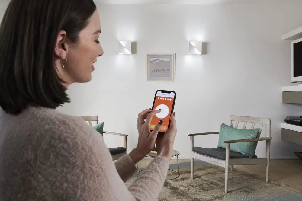 چراغ دیواری هوشمند LEDVANCE ORBIS SWAN SMART+ Wi-Fi، چراغ دیواری LED کم نور شونده برای استفاده در فضای داخلی، 23 وات، دمای رنگ از 3000 تا 6500 کلوین، 600 لومن، سطح قابل رنگ آمیزی، شکل مربع 20x20 سانتی متر چراغ دیواری هوشمند LEDVANCE ORBIS SWAN SMART+ Wi-Fi، چراغ دیواری LED کم نور شونده برای استفاده در فضای داخلی، 23 وات، دمای رنگ از 3000 تا 6500 کلوین، 600 لومن، سطح قابل رنگ آمیزی، شکل مربع 20x20 سانتی متر