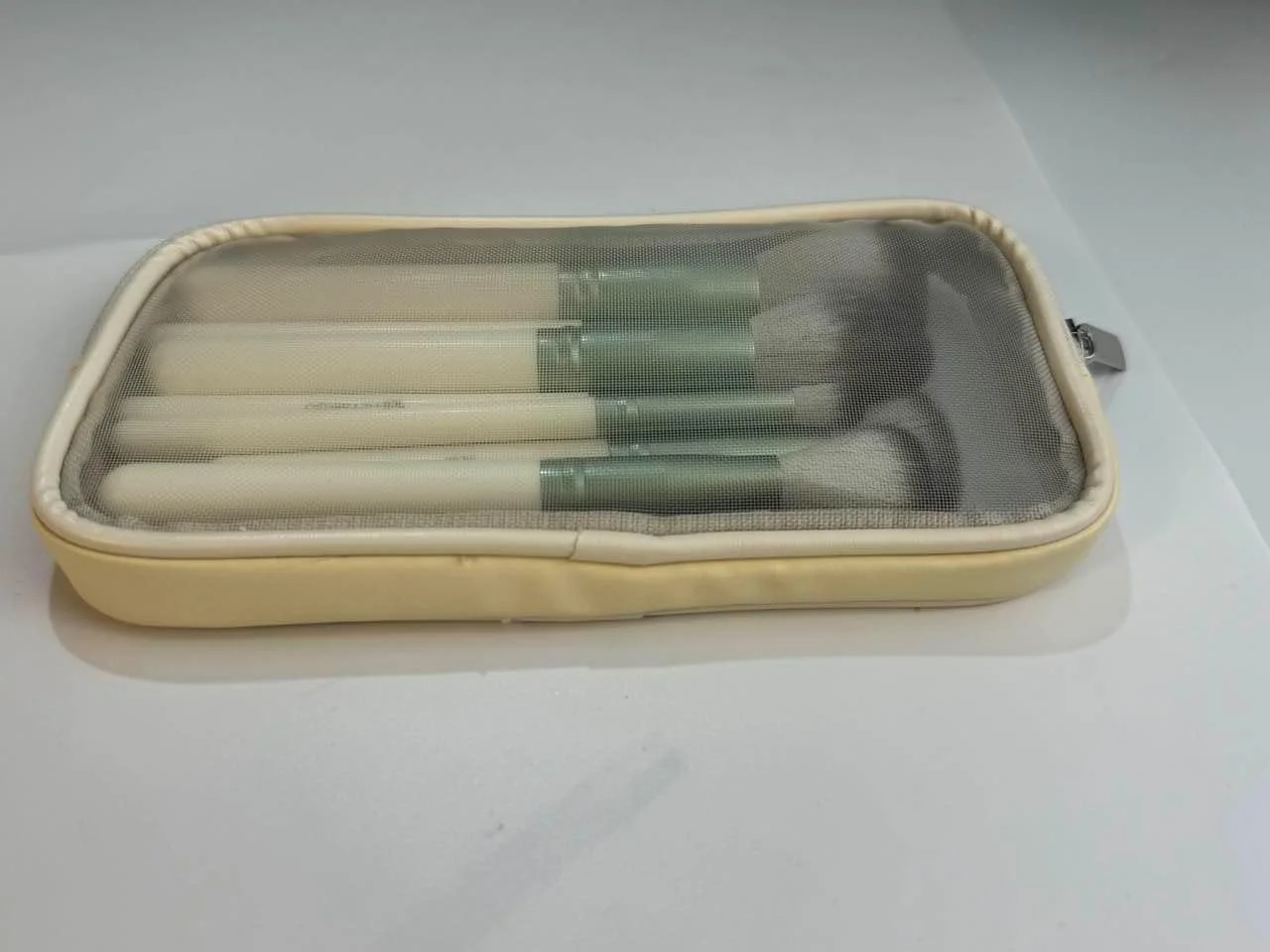 ست براش آرایشی 12 عددی HEYMKGO، برس های آرایشی حرفه ای، مجموعه برس ممتاز مصنوعی برای کرم پودر، رژگونه، ترکیب، لب، سایه چشم، ابرو به همراه کیف مسافرتی