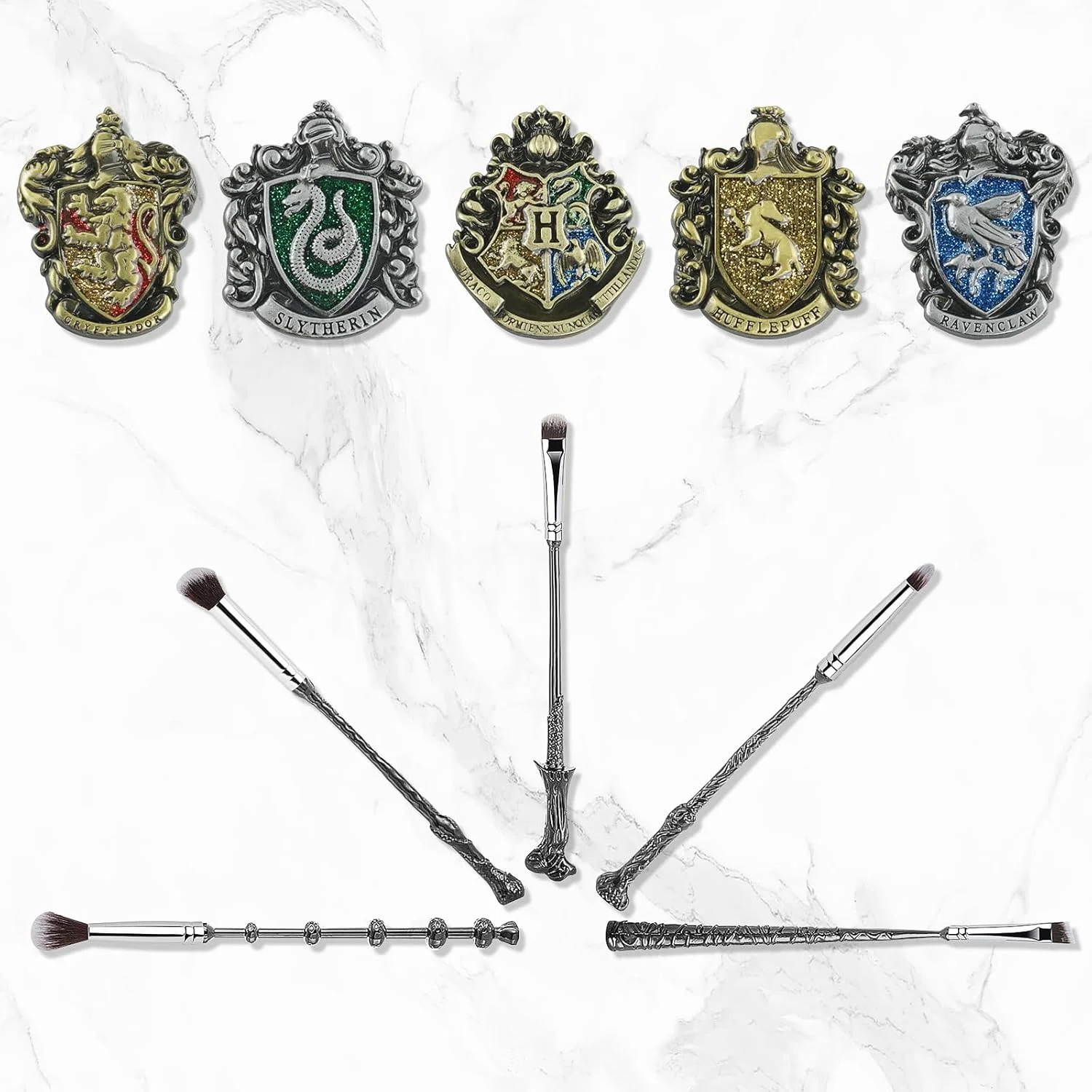 ست برس آرایشی هری با 5 سنجاق سینه از گروه های مدرسه جادوگری، ست هدیه برس آرایشی پاتر برای دختران و زنان، هدیه تولد کریسمس برای کودکان