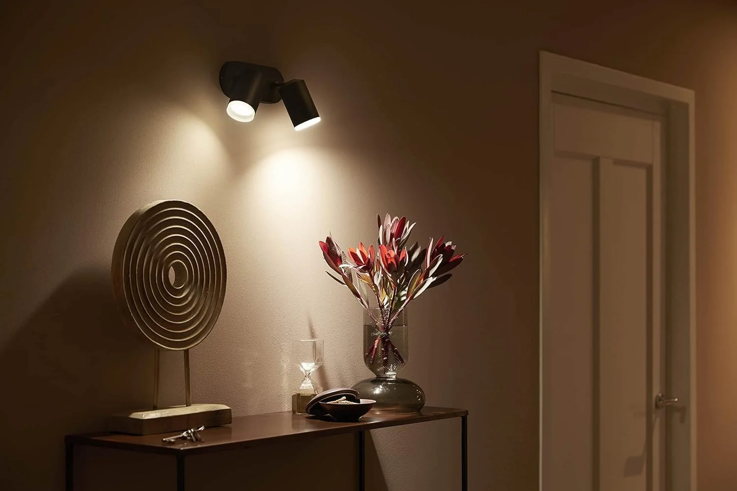 چراغ سقفی دو شاخه فیلیپس Hue مدل Fugato با قابلیت تغییر رنگ و نور سفید، مشکی، 2 عدد 350 لومن، دیمر دار، 16 میلیون رنگ، قابل کنترل از طریق اپلیکیشن، سازگار با آمازون الکسا (Echo, Echo Dot)، نسل جدید چراغ سقفی دو شاخه فیلیپس Hue مدل Fugato با قابلیت تغییر رنگ و نور سفید، مشکی، 2 عدد 350 لومن، دیمر دار، 16 میلیون رنگ، قابل کنترل از طریق اپلیکیشن، سازگار با آمازون الکسا (Echo, Echo Dot)، نسل جدید