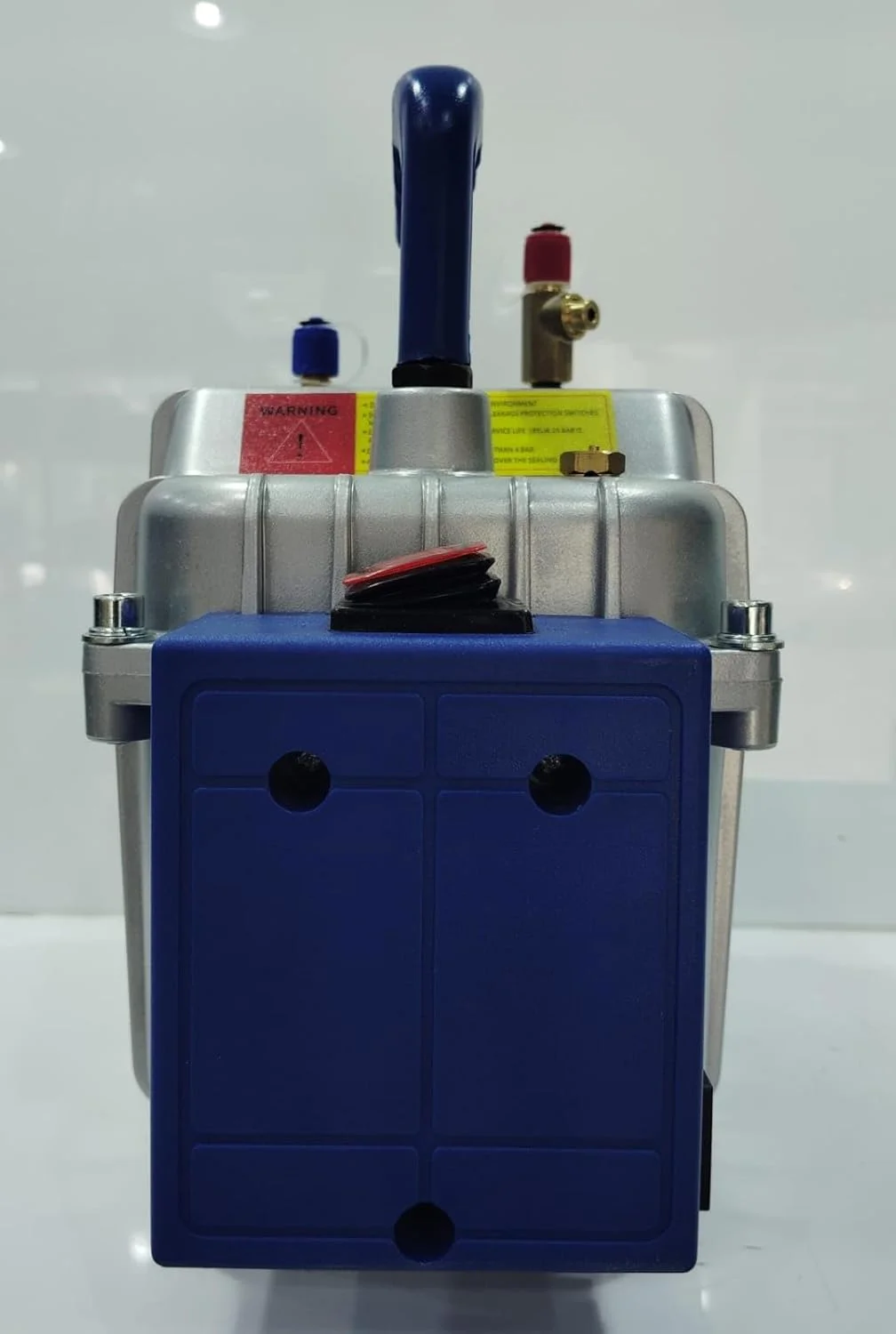 پمپ وکیوم چند منظوره 4.6 لیتری - 230 وات | 220 ولت تک فاز 50 هرتز | سبک وزن - 8 کیلوگرم | بادوام و با کارایی بالا