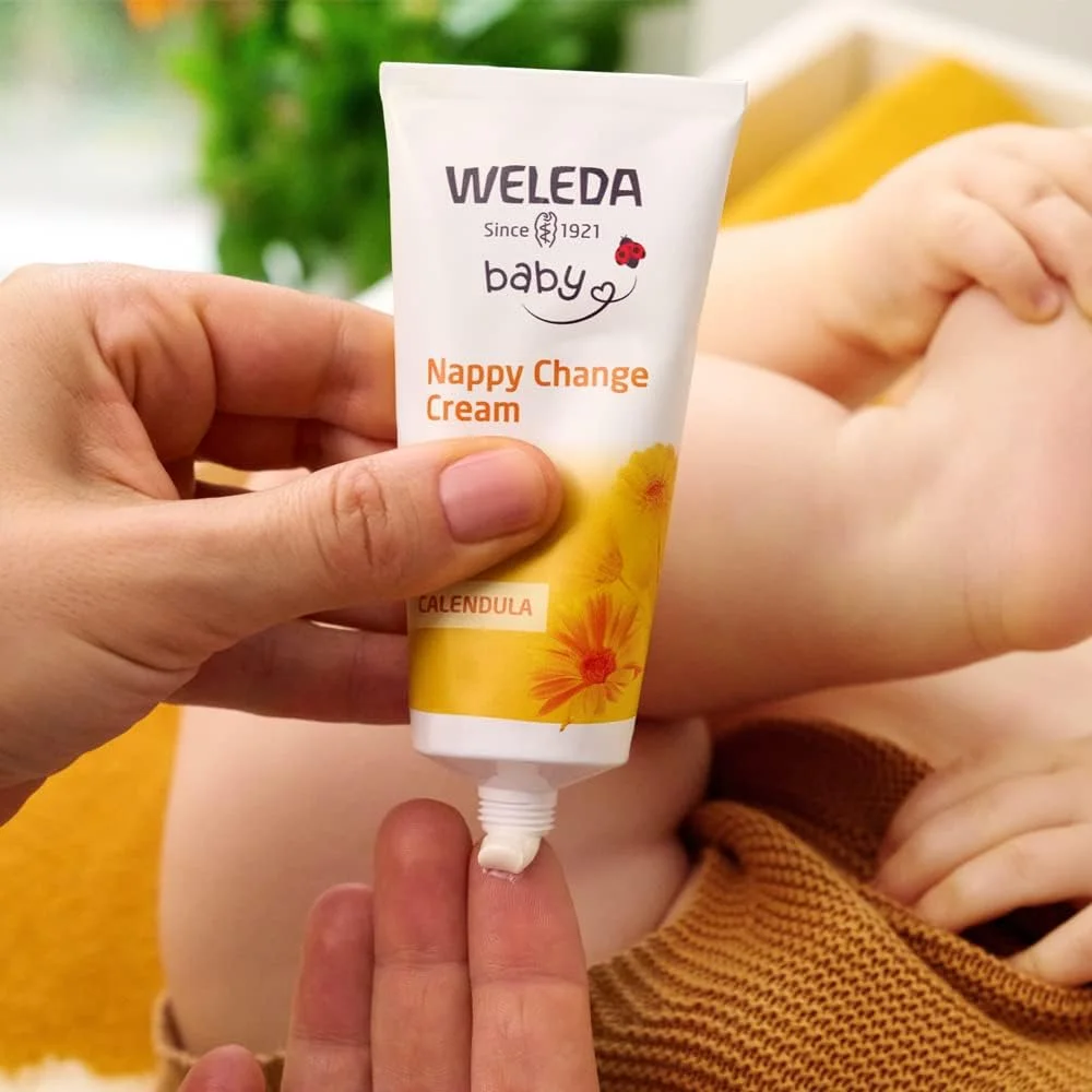 کرم محافظ پای کودک Weleda حاوی کالاندولا، کرم محافظتی برای کودک، حاوی لانولین، تست شده توسط متخصصین پوست، محافظت ملایم، 100% طبیعی تایید شده، 30 میلی لیتر کرم محافظ پای کودک Weleda حاوی کالاندولا، کرم محافظتی برای کودک، حاوی لانولین، تست شده توسط متخصصین پوست، محافظت ملایم، 100% طبیعی تایید شده، 30 میلی لیتر