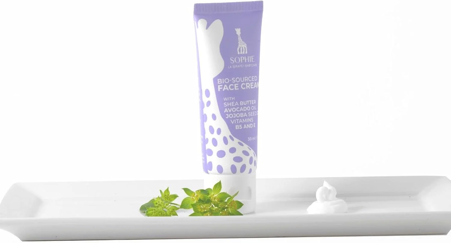 ست هدیه مراقبت از پوست کودک ارگانیک Sophie la Girafe Babycare TRIO15 – لوسیون بدن، کرم صورت و بالم لب SPF15 – وگان، ضد حساسیت، بدون پارابن – مراقبت طبیعی از پوست ایمن برای نوزاد – ساخت آمریکا