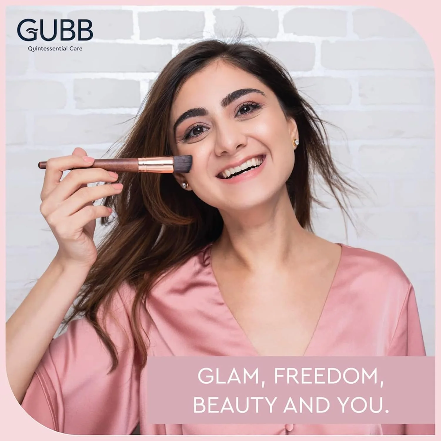 ست کیت روزانه GUBB شامل 4 قلم مو - برس بادبزنی، برس رژگونه، برس سایه چشم و پدهای آرایشی ست کیت روزانه GUBB شامل 4 قلم مو - برس بادبزنی، برس رژگونه، برس سایه چشم و پدهای آرایشی