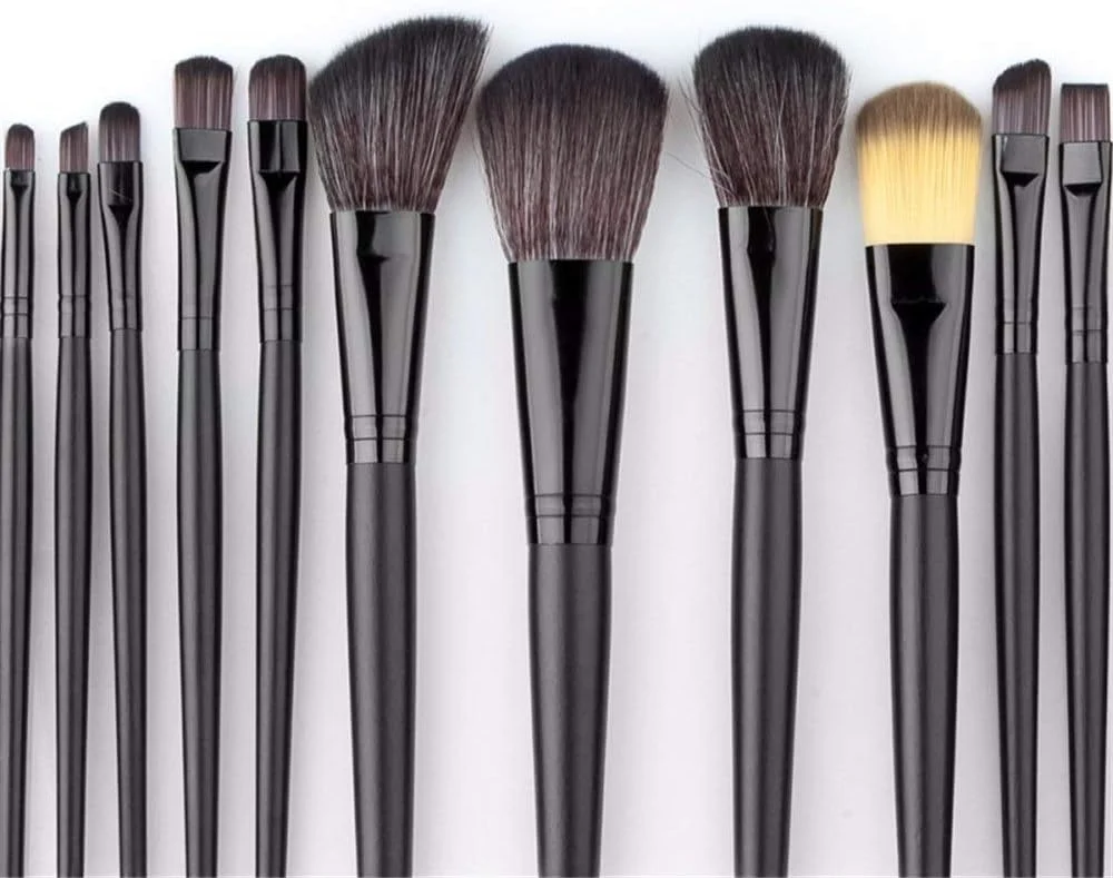 مجموعه برس آرایشی گوبای با کیف مشکی، مجموعه 32 عددی برس آرایشی پیشرفته سایه چشم، خط چشم، کرم پودر مایع، کانسیلر، برس ترکیبی نرم (رنگ: مشکی)