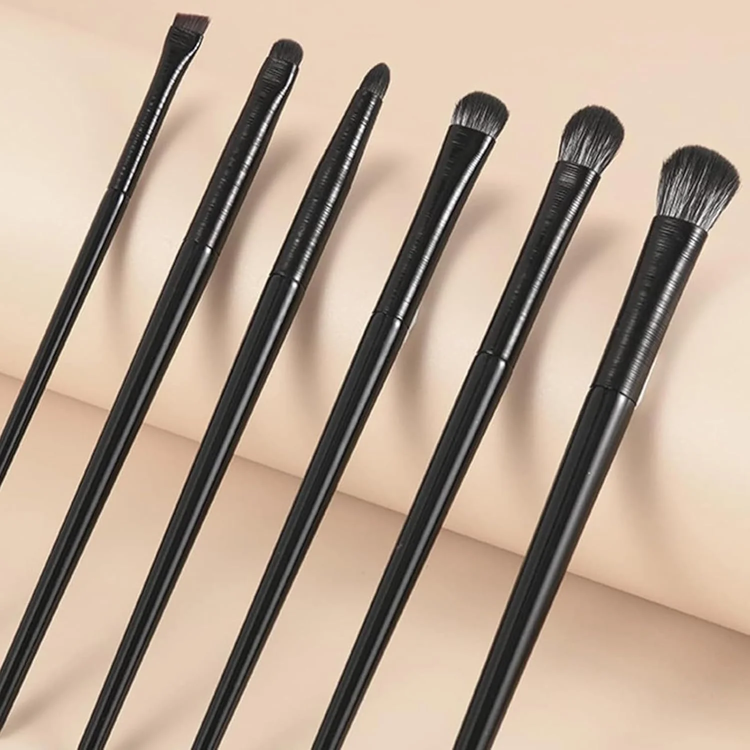 ست برس آرایشی چشم، برس زاویه دار ابزار سایه چشم دقیق برای ترکیب، مشخص کردن، پخش کردن و سایه زدن