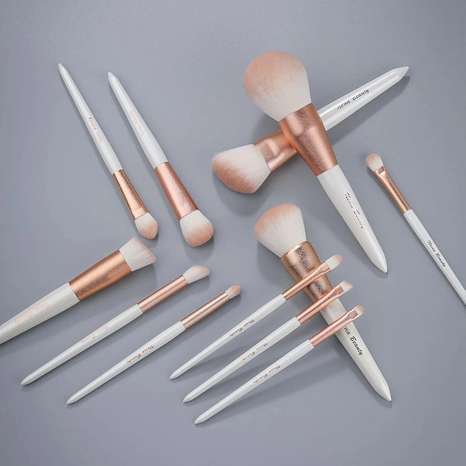 مجموعه برس آرایشی EVRCHGIEA (سفید 12 عددی) - مجموعه 12 عددی برس سایه چشم، ابرو، خط چشم، کانسیلر، خط لب، برس آرایشی کرم پودر سفید، برس های مسافرتی، موهای مصنوعی بدون ظلم مجموعه برس آرایشی EVRCHGIEA (سفید 12 عددی) - مجموعه 12 عددی برس سایه چشم، ابرو، خط چشم، کانسیلر، خط لب، برس آرایشی کرم پودر سفید، برس های مسافرتی، موهای مصنوعی بدون ظلم