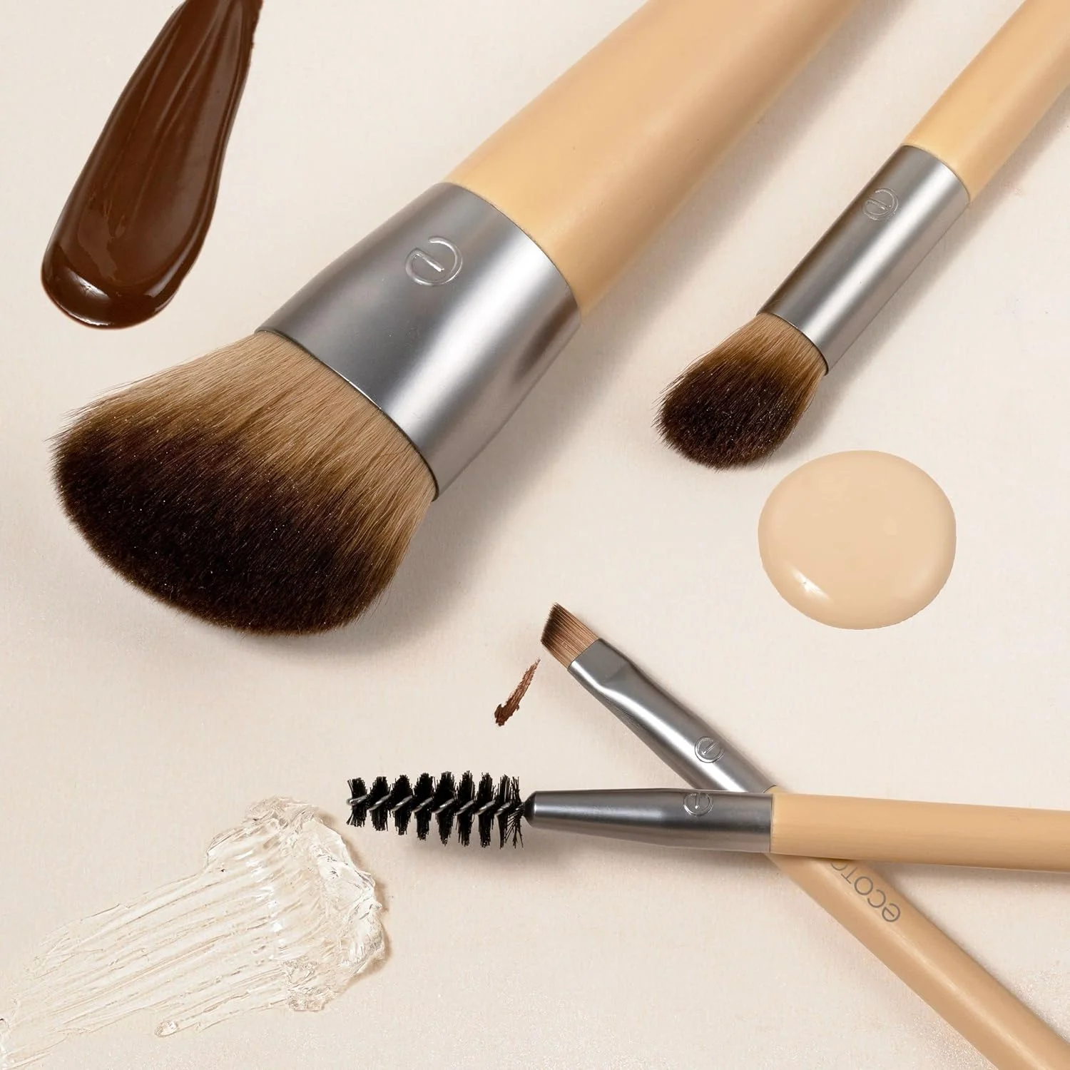 ست سه تایی براش آرایشی اکو تولز مدل Natural Conceal, Enhance, & Sculpt، براش های آرایشی برای کرم پودر، کانسیلر و ابرو، موهای متراکم و مصنوعی برای کانتور صورت، وگان و بدون تست حیوانی، 3 تکه ست سه تایی براش آرایشی اکو تولز مدل Natural Conceal, Enhance, & Sculpt، براش های آرایشی برای کرم پودر، کانسیلر و ابرو، موهای متراکم و مصنوعی برای کانتور صورت، وگان و بدون تست حیوانی، 3 تکه