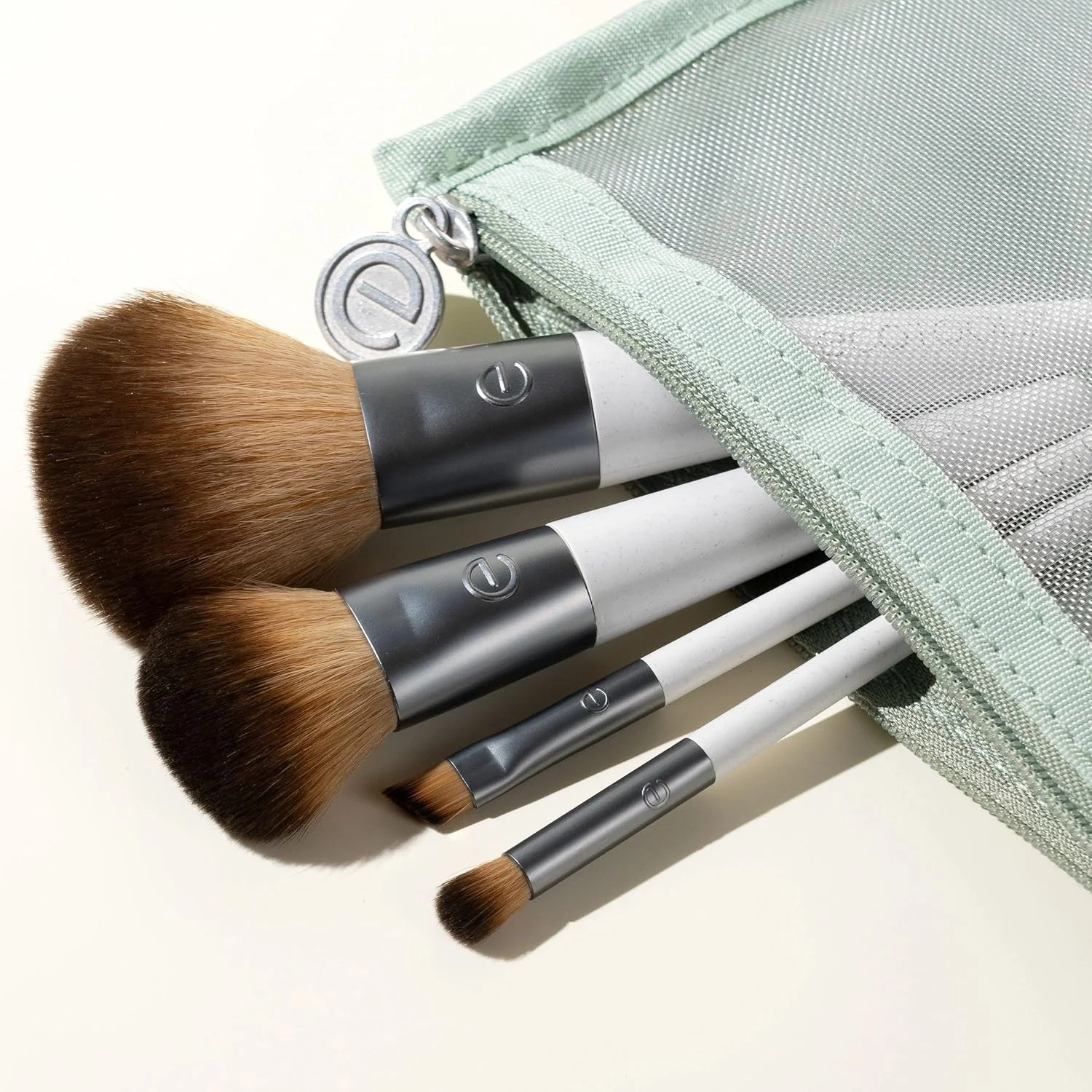 ست برس آرایشی اکوتولز مدل On-The-Go Style Kit ست برس آرایشی اکوتولز مدل On-The-Go Style Kit