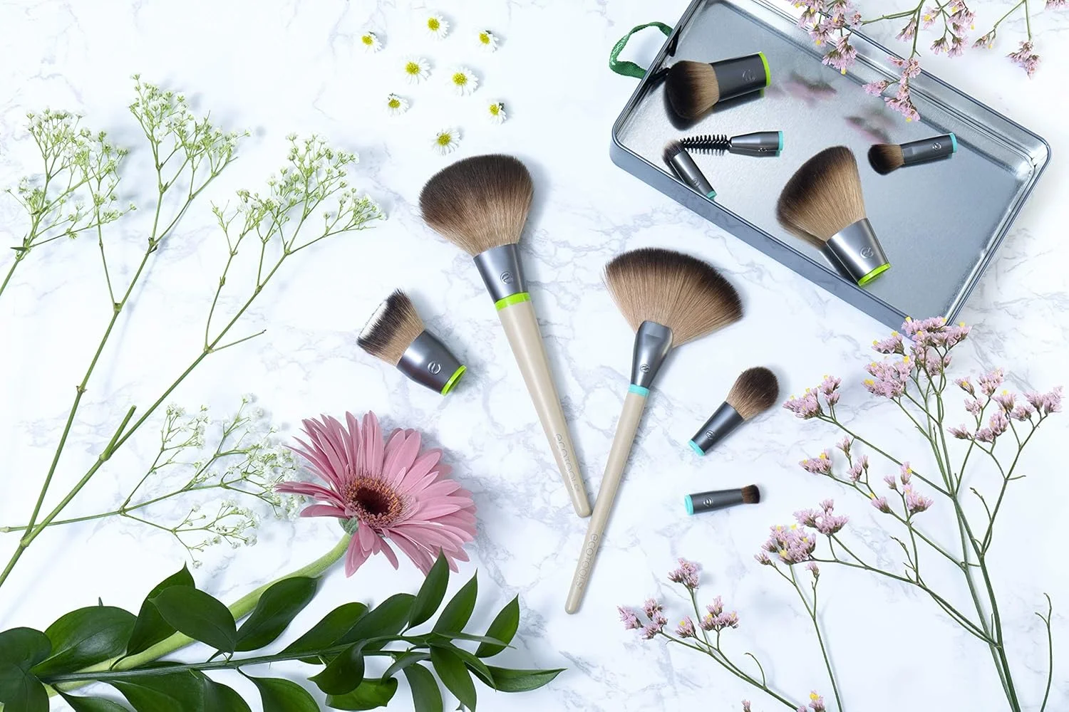 ست برس آرایشی چشم Ecotools مدل Interchangeables به همراه کیف، شامل 7 برس ست برس آرایشی چشم Ecotools مدل Interchangeables به همراه کیف، شامل 7 برس