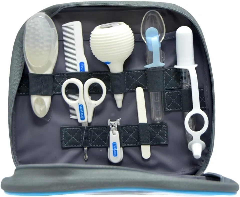 ست مراقبت بهداشتی و نظافت کودک The First Years – ست 10 تکه مراقبت از نوزاد شامل شانه، برس، ناخن گیر، دماسنج، قطره چکان دارو و موارد دیگر – سازمان دهنده لوازم ضروری مسافرتی کودک