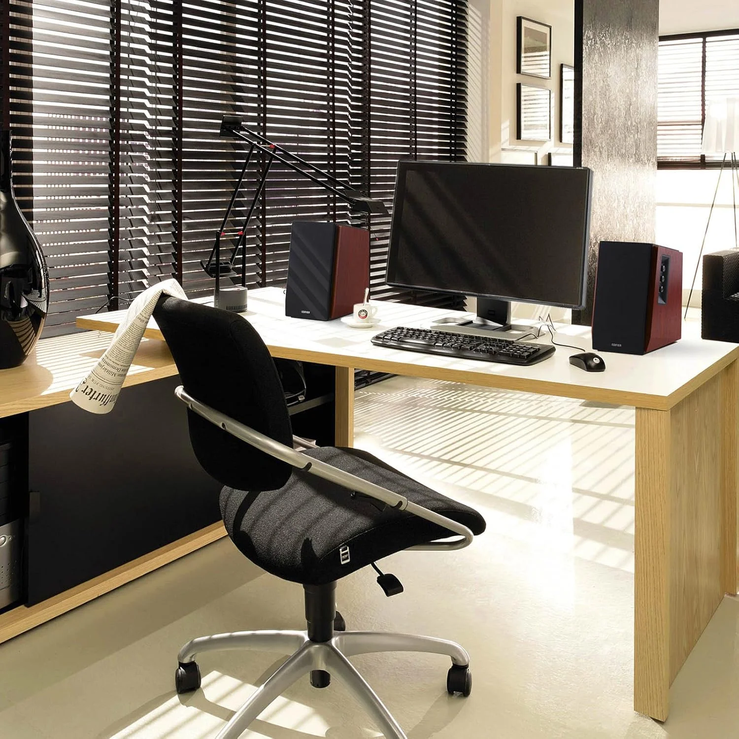 اسپیکرهای بلوتوثی کتابخانهای Edifier R1700BT - مانیتورهای استودیویی اکتیو میدان نزدیک - اسپیکرهای 2.0 با محفظه چوبی - 66 وات RMS اسپیکرهای بلوتوثی کتابخانهای Edifier R1700BT - مانیتورهای استودیویی اکتیو میدان نزدیک - اسپیکرهای 2.0 با محفظه چوبی - 66 وات RMS