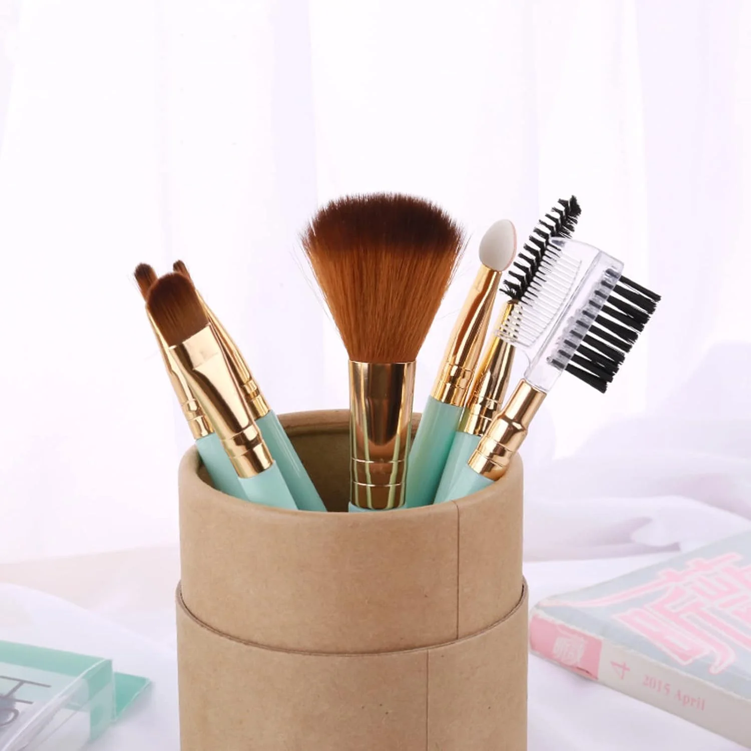 ست برس سایه چشم رنگی، برس های نایلونی برای آرایش ابرو، مناسب برای استفاده روزمره ست برس سایه چشم رنگی، برس های نایلونی برای آرایش ابرو، مناسب برای استفاده روزمره