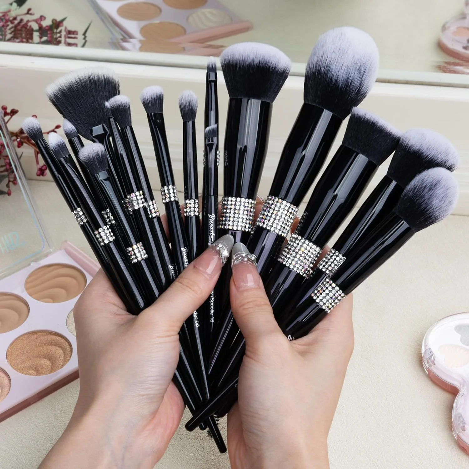 ست برس آرایشی حرفه ای Bueart Design، 16 تکه، موهای مصنوعی با طراحی نگین دار، مشکی