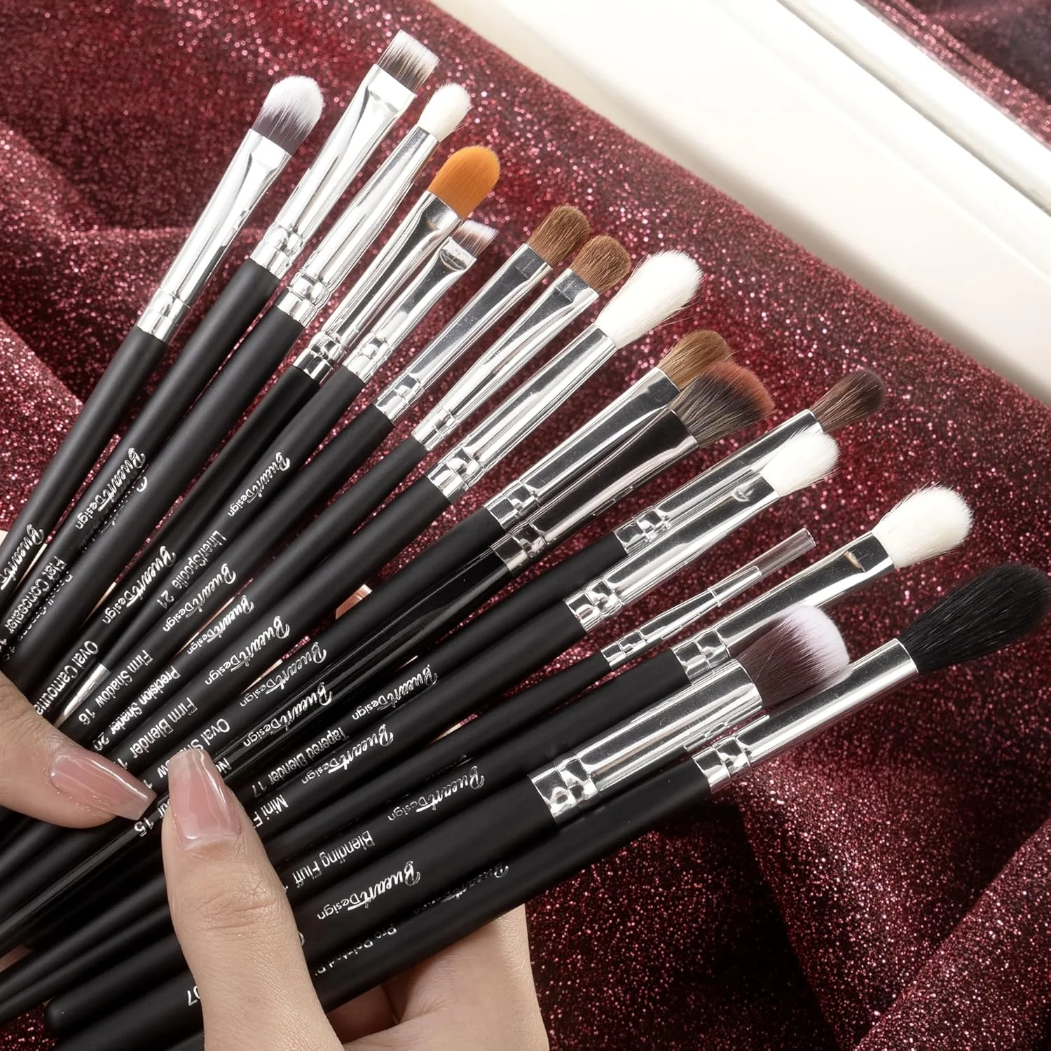 ست 16 عددی برس آرایشی چشم Bueart Design Pro برای سایه چشم، ابرو، خط چشم، مژه، برس ترکیبی سایه چشم موی طبیعی، ست برس آرایشی ضروری روزانه با موهای بز و اسبچه ممتاز
