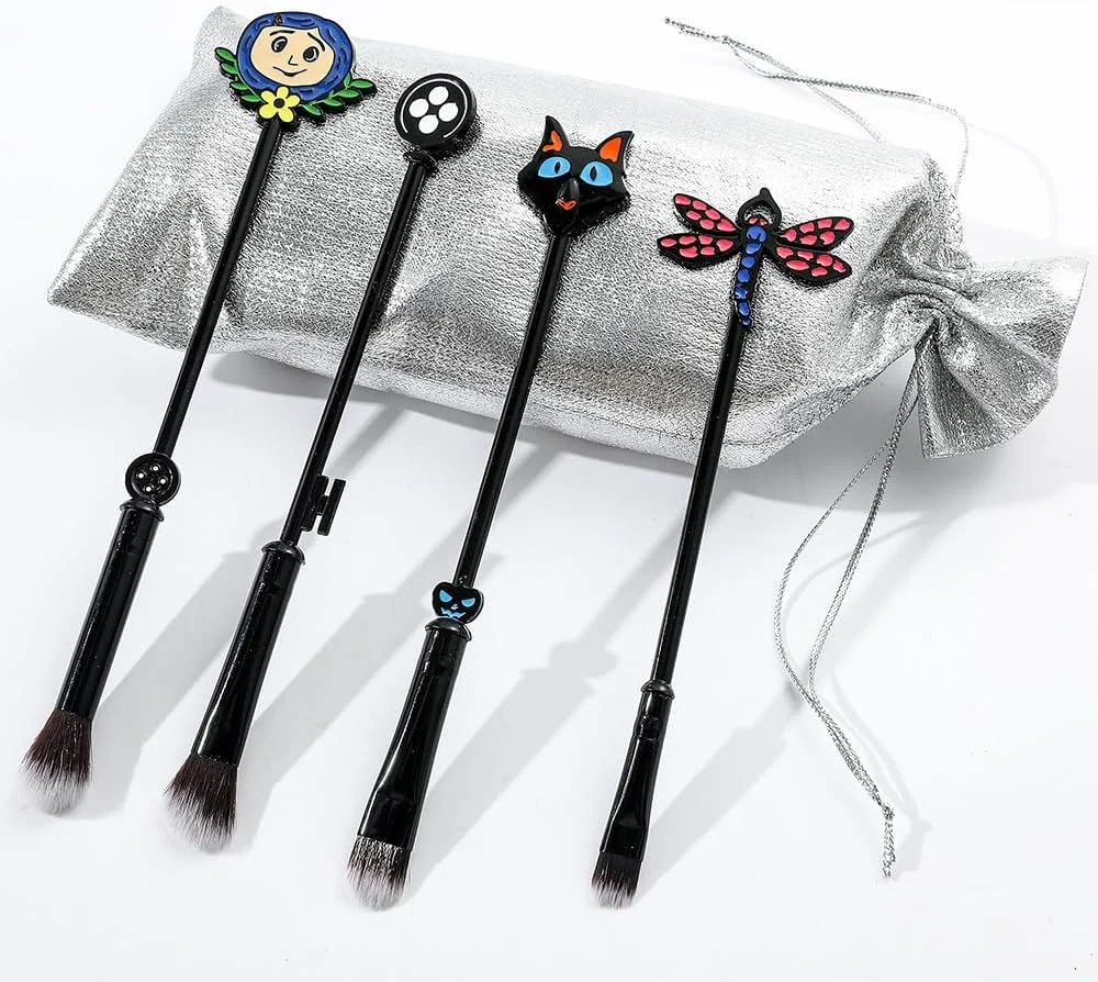 ست براش آرایشی بولباسور فیلم ترسناک کورالین - ست براش آرایشی جذاب زنانه هالووین کورالین، مجموعه یادبود فلزی، کیف بند دار نقره ای (ست براش آرایشی)