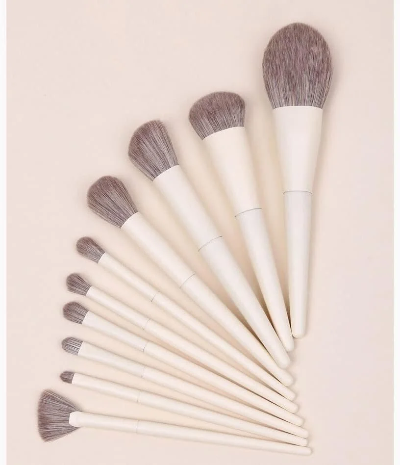 ست ابزار آرایشی شامل کانسیلر، سایه چشم، برس پودر فیکس و مجموعه 10 عددی برس آرایشی زرد شیری