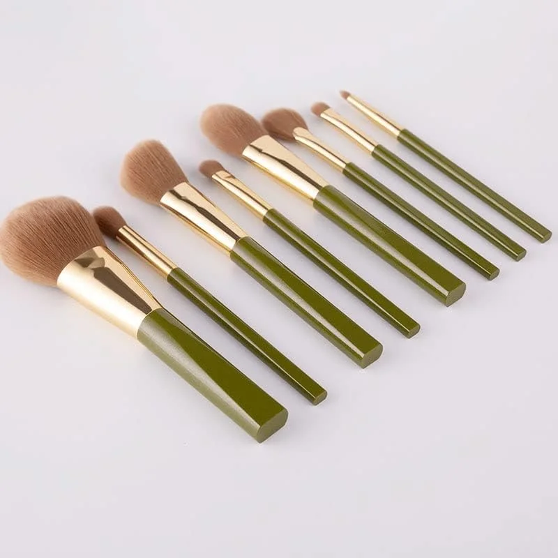 ست 8 عددی برس آرایشی مسافرتی، شامل برس پودر، رژگونه، سایه چشم و ترکیب سایه