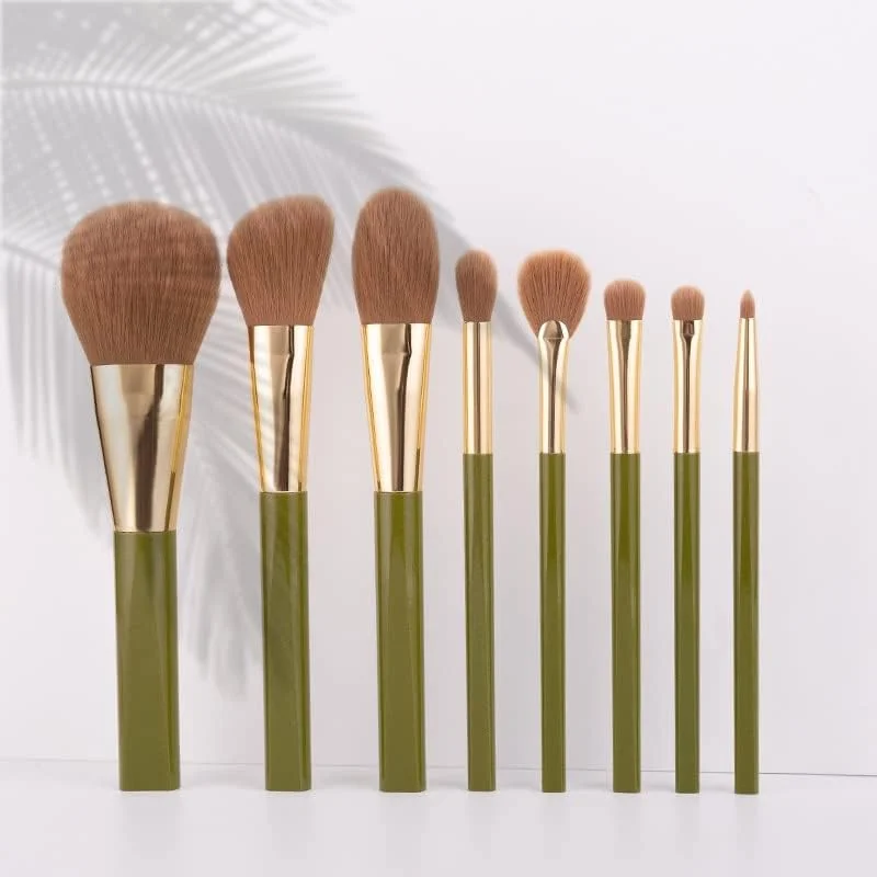 ست 8 عددی برس آرایشی مسافرتی، شامل برس پودر، رژگونه، سایه چشم و ترکیب سایه