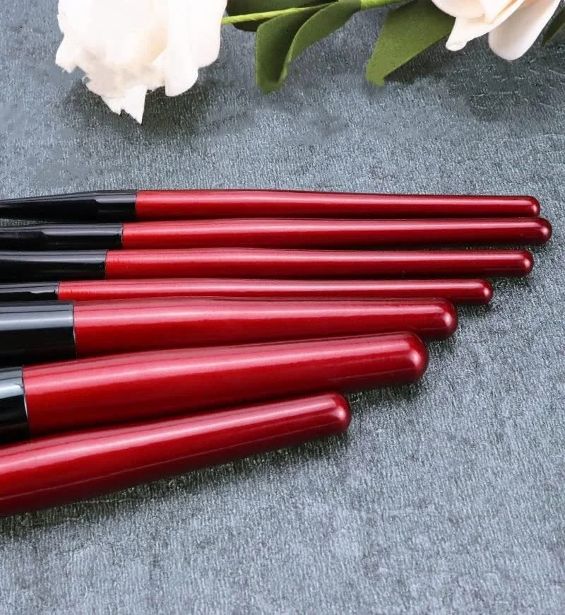 ست برس آرایشی قرمز 7 تکه برای کرم پودر، رژگونه، سایه چشم، رژ لب، برس آرایشی چند منظوره