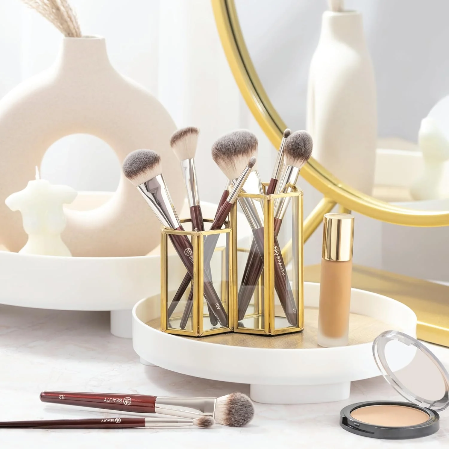 ست براش صورت BK BEAUTY - CORE LINE EXTENSION (5 تکه) - ست براش آرایشی حرفه ای برای محصولات مایع، کرمی و پودری | براش های آرایشی ممتاز برای استفاده بی نقص ست براش صورت BK BEAUTY - CORE LINE EXTENSION (5 تکه) - ست براش آرایشی حرفه ای برای محصولات مایع، کرمی و پودری | براش های آرایشی ممتاز برای استفاده بی نقص