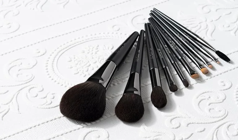 ست براش آرایشی 5 تکه BISYODO SHIORI Series - کیف مشکی ست براش آرایشی 5 تکه BISYODO SHIORI Series - کیف مشکی