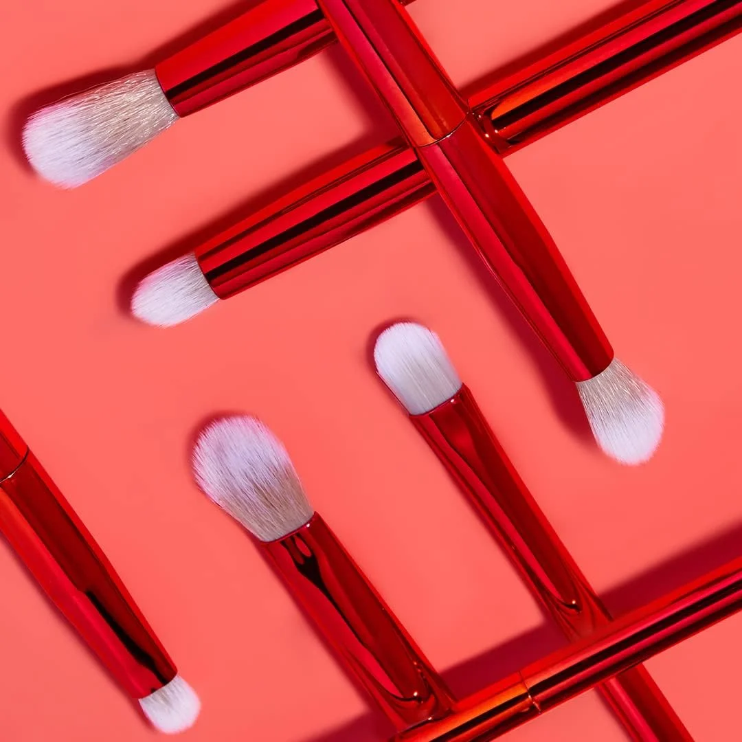 ست براش چشم 7 تکه Bh Cosmetics Chillin' in Chicago - ست براش آرایشی ممتاز برای فونداسیون، ترکیب، رژگونه، کانسیلر، سایه چشم؛ موهای مصنوعی بدون تست حیوانی؛ کیف آرایشی مسافرتی