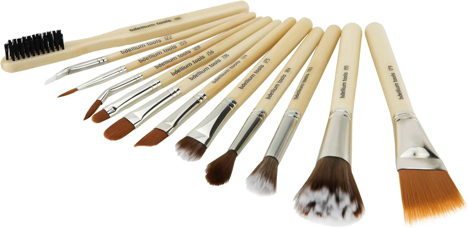 ست برس آرایشی حرفه ای جلوه های ویژه Bdellium Tools سری SFX - ست 12 عددی برس با کیف دوتایی (اولین مجموعه) ست برس آرایشی حرفه ای جلوه های ویژه Bdellium Tools سری SFX - ست 12 عددی برس با کیف دوتایی (اولین مجموعه)