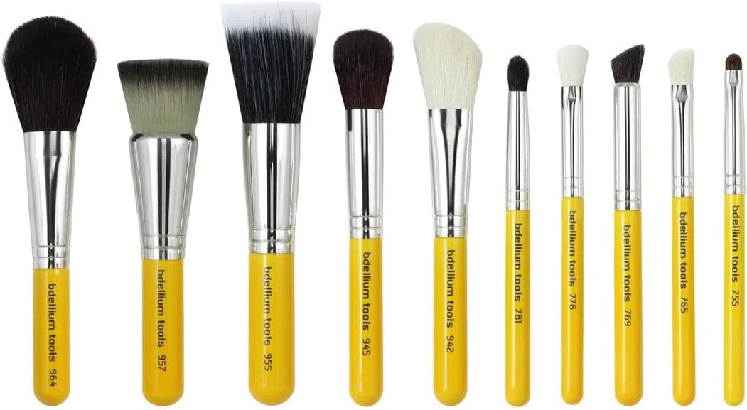 ست برس آرایشی مسافرتی آنتی باکتریال حرفه ای Bdellium Tools مناسب برای مواد معدنی به همراه کیف رولی، بسته 10 عددی
