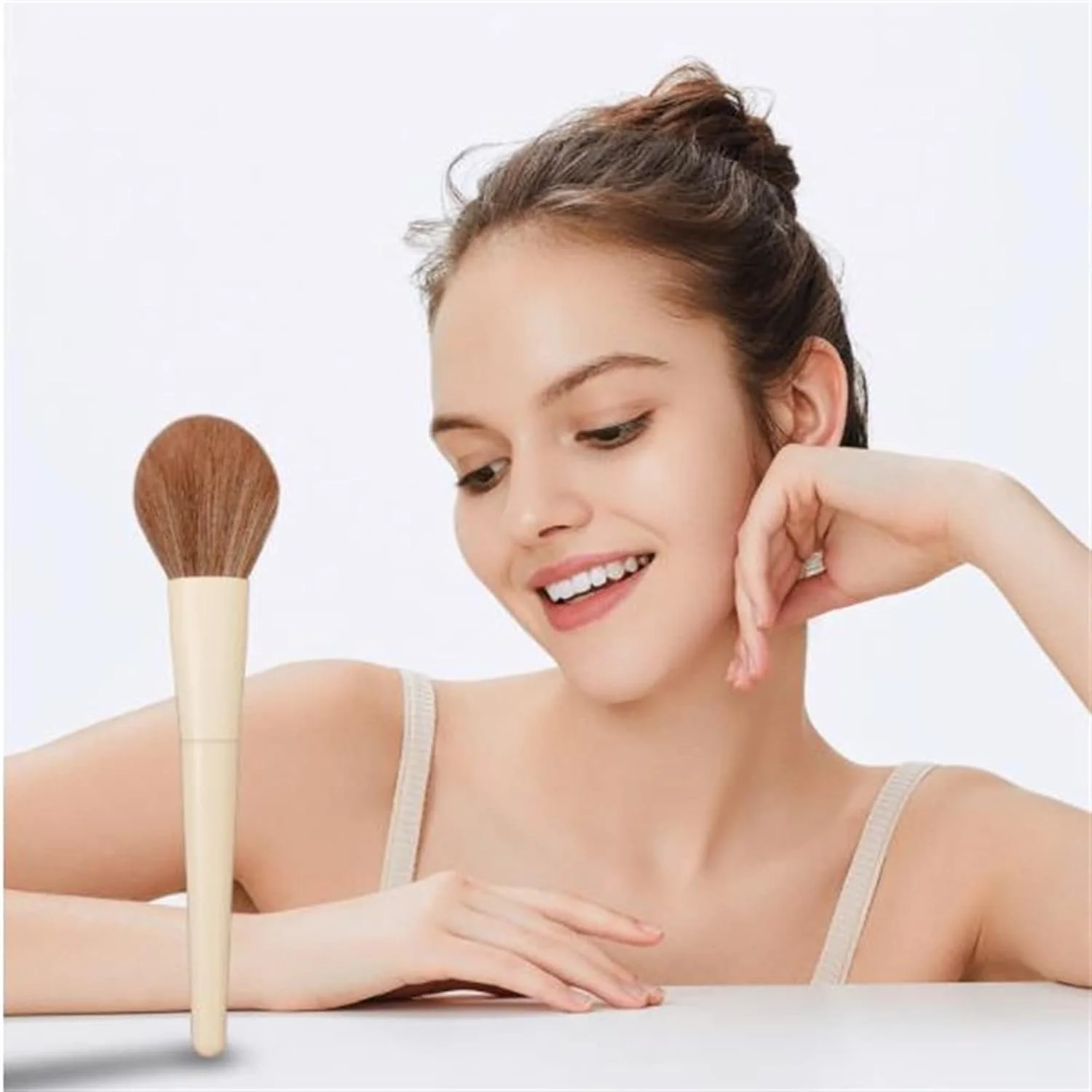 ست برس آرایشی Arabest، 10 عدد برس لوازم آرایشی مصنوعی ممتاز حرفه ای، برس های نرم قابل حمل برای آرایش صورت، سایه چشم، لب، ابزار آرایشی برای زنان و دختران (سفید کرمی)