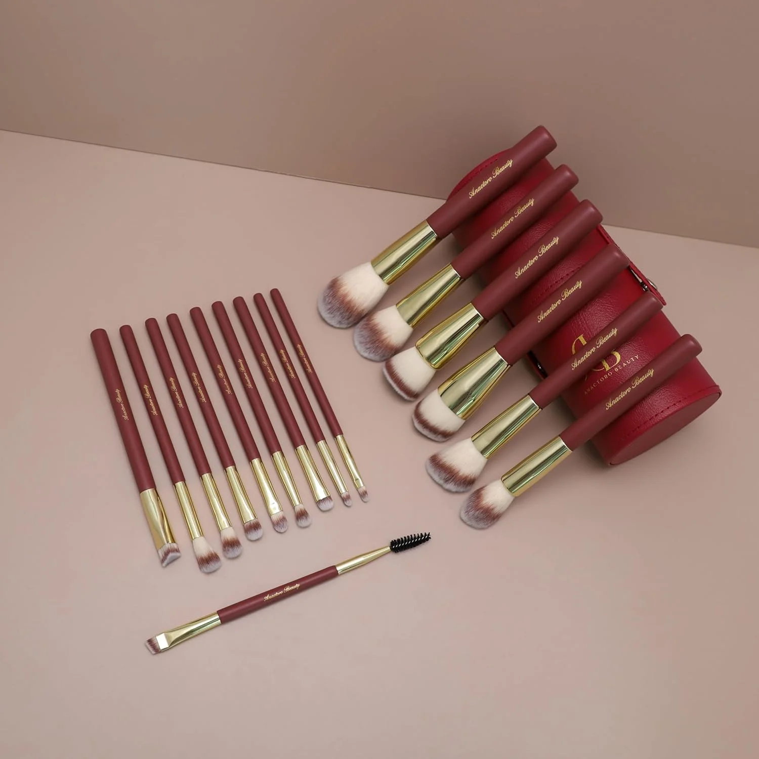 ست برس آرایشی حرفه ای آناکتورو بیوتی، مجموعه 16 عددی برس آرایشی حرفه ای وگان با دسته چوبی مات قرمز طلایی و 2 اسفنج آرایشی، ست برس آرایشی مسافرتی با کیف (قرمز)