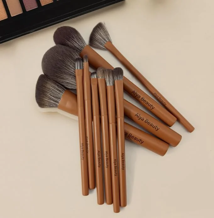 ست برس آرایشی 10 تکه Alya Beauty - موهای فوق العاده نرم و بدون تست حیوانی برای استفاده بی عیب و نقص، برس برای کرم پودر، رژگونه، سایه چشم و موارد دیگر - طراحی بادوام و زیبا با کیف حمل ست برس آرایشی 10 تکه Alya Beauty - موهای فوق العاده نرم و بدون تست حیوانی برای استفاده بی عیب و نقص، برس برای کرم پودر، رژگونه، سایه چشم و موارد دیگر - طراحی بادوام و زیبا با کیف حمل