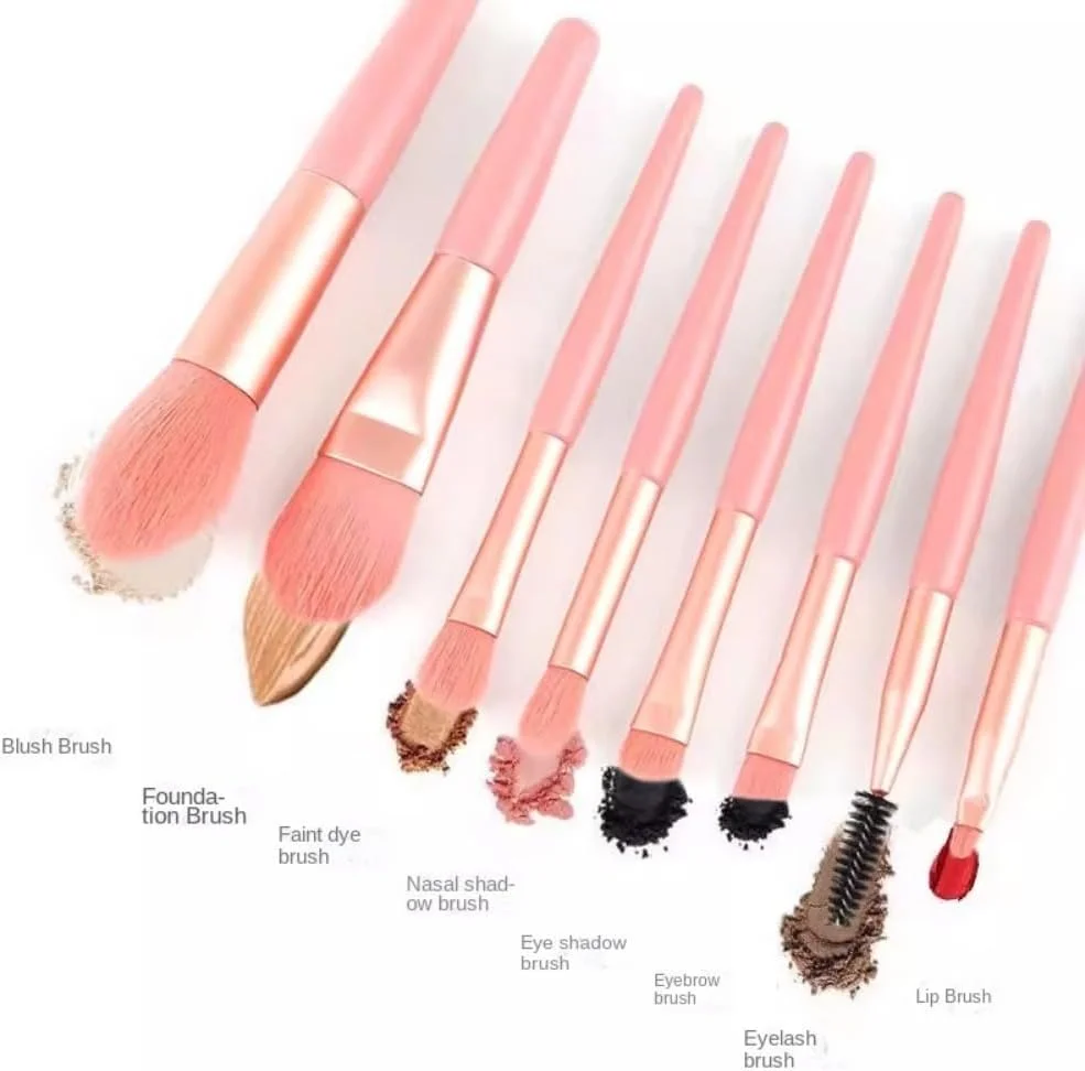 ست 8 تکه برس آرایشی با کیف چرمی مصنوعی، دسته چوبی و آلومینیومی برای کرم پودر، پودر، رژگونه و سایه چشم ست 8 تکه برس آرایشی با کیف چرمی مصنوعی، دسته چوبی و آلومینیومی برای کرم پودر، پودر، رژگونه و سایه چشم