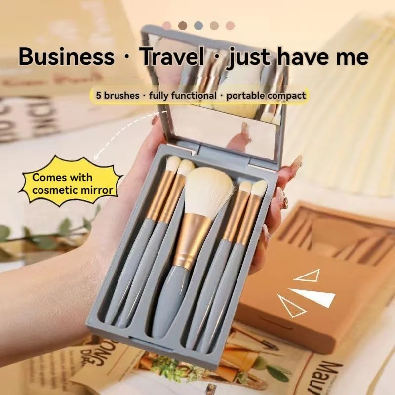 ست 5 عددی براش آرایشی، ست براش مسافرتی با آینه، براش سایه چشم، براش سایه بینی، براش جزئیات، براش ترکیب، براش لکه/پودر، مناسب برای آرایش روزانه و ترمیم آرایش در بیرون از خانه ست 5 عددی براش آرایشی، ست براش مسافرتی با آینه، براش سایه چشم، براش سایه بینی، براش جزئیات، براش ترکیب، براش لکه/پودر، مناسب برای آرایش روزانه و ترمیم آرایش در بیرون از خانه