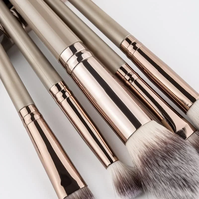 ست 5 عددی برس آرایشی سایه، ترکیب، خط چشم، مژه، برس حرفه ای سایه چشم، کرم پودر، برس آرایش ست 5 عددی برس آرایشی سایه، ترکیب، خط چشم، مژه، برس حرفه ای سایه چشم، کرم پودر، برس آرایش