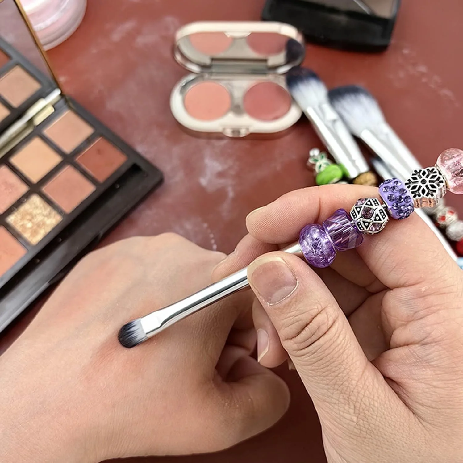 ست 5 عددی برس آرایشی مهره دار DIY، دسته فلزی، برس های آرایش چشم، برس آرایشی برای آرایش طبیعی و ظریف ست 5 عددی برس آرایشی مهره دار DIY، دسته فلزی، برس های آرایش چشم، برس آرایشی برای آرایش طبیعی و ظریف