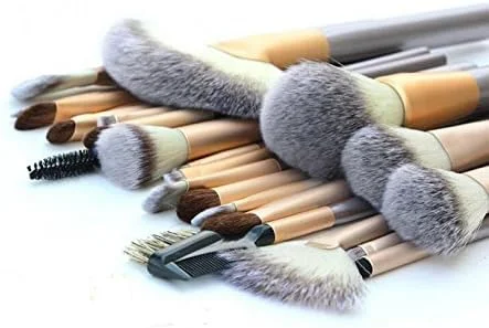 ست 24 عددی برس آرایشی حرفه ای بژ با کیف ست 24 عددی برس آرایشی حرفه ای بژ با کیف