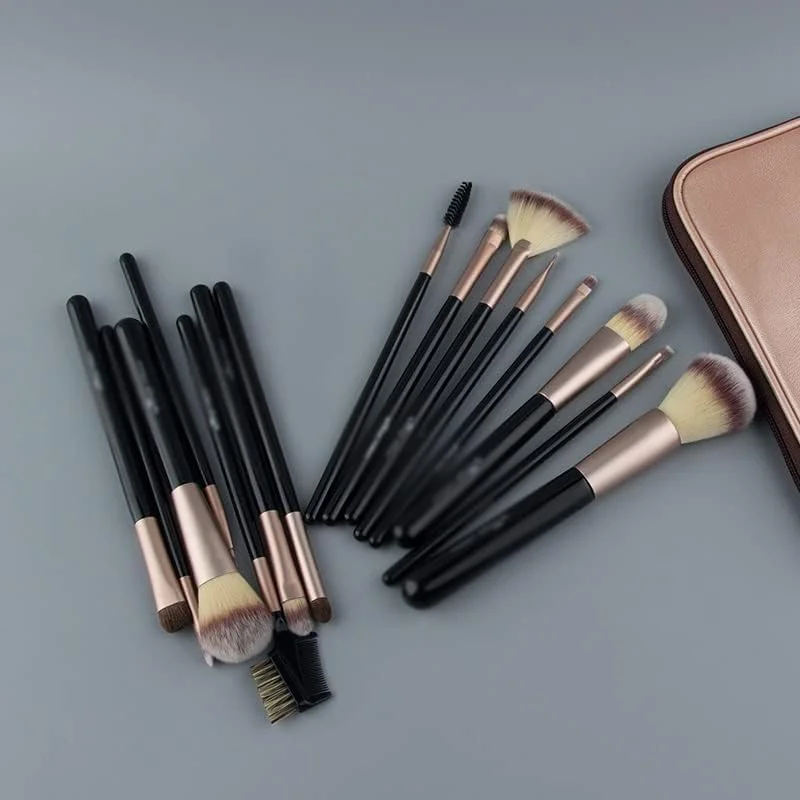 ست 15 عددی برس آرایشی حرفه ای با دسته چوبی مشکی و برس های ست و کیت برای آرایش چشم به همراه کیف رز ست 15 عددی برس آرایشی حرفه ای با دسته چوبی مشکی و برس های ست و کیت برای آرایش چشم به همراه کیف رز