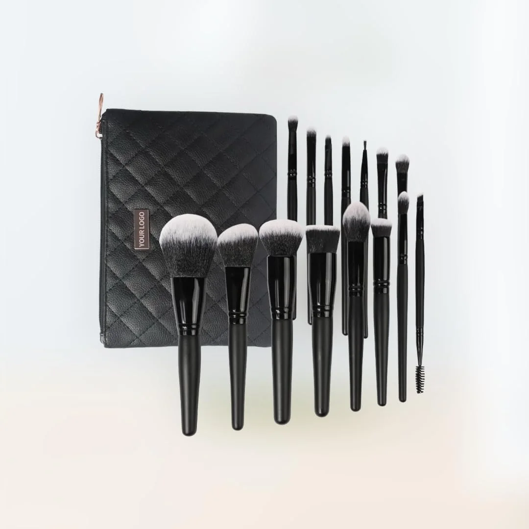 ست برس آرایشی 15 تکه گیاهی وگان با کیف لحافی، مشکی