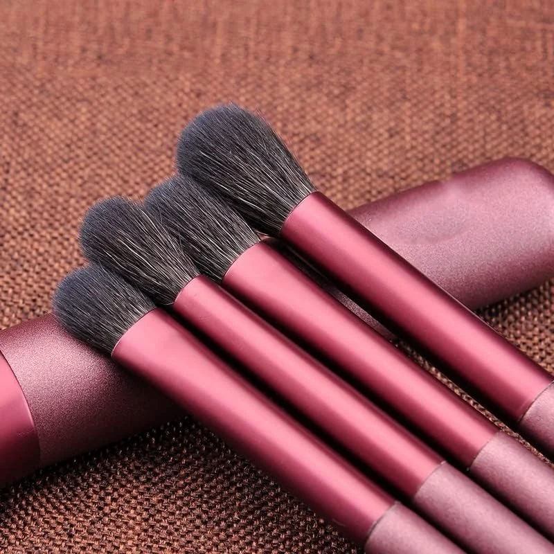 ست 14 عددی برس آرایشی گردو، شامل برس کرم پودر، رژگونه، سایه چشم، کانتور، رژ لب، موی مصنوعی به همراه کیف چرمی PU