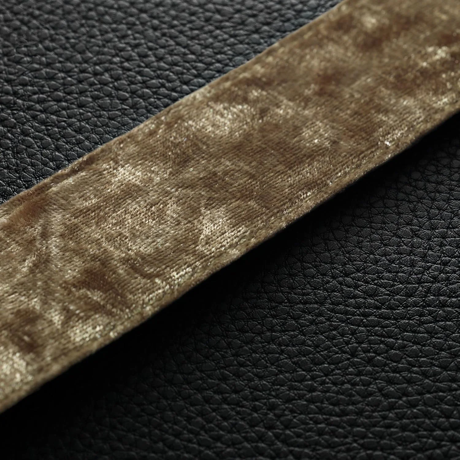 اسپیکر بلوتوثی قابل حمل مارشال Kilburn II - مشکی و برنجی اسپیکر بلوتوثی قابل حمل مارشال Kilburn II - مشکی و برنجی