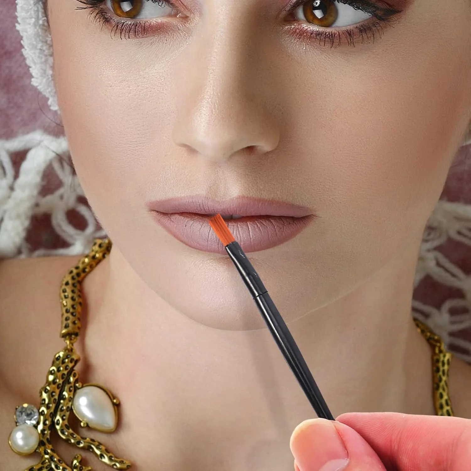 ست 100 عددی برس آرایشی شامل برس رژ لب، برس کرم پودر، برس رژگونه، اپلیکاتور رژ لب، برس سایه چشم کاربردی برای زنان و دختران ست 100 عددی برس آرایشی شامل برس رژ لب، برس کرم پودر، برس رژگونه، اپلیکاتور رژ لب، برس سایه چشم کاربردی برای زنان و دختران