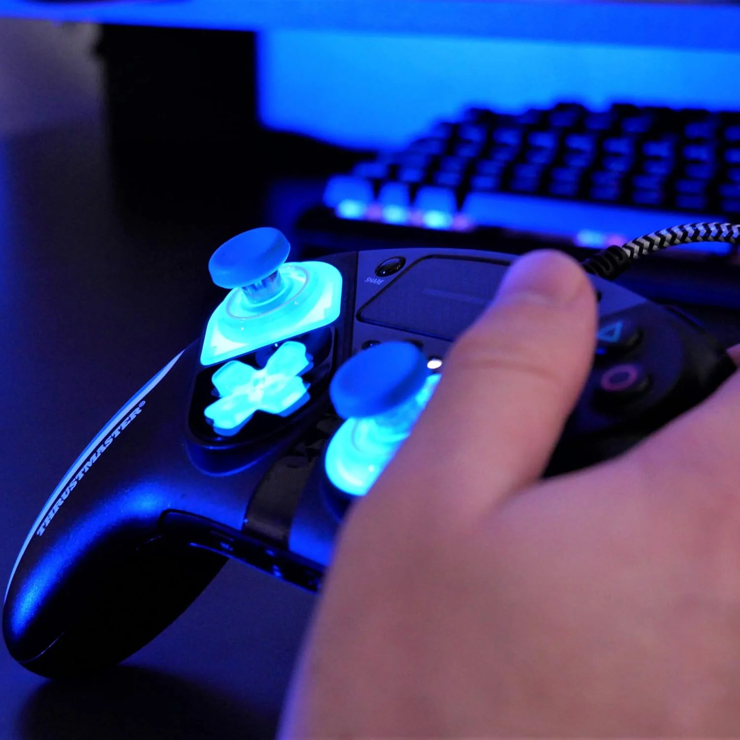 بسته کریستال آبی LED تراست مستر برای کنترلر ESWAP Pro مخصوص PS4 بسته کریستال آبی LED تراست مستر برای کنترلر ESWAP Pro مخصوص PS4