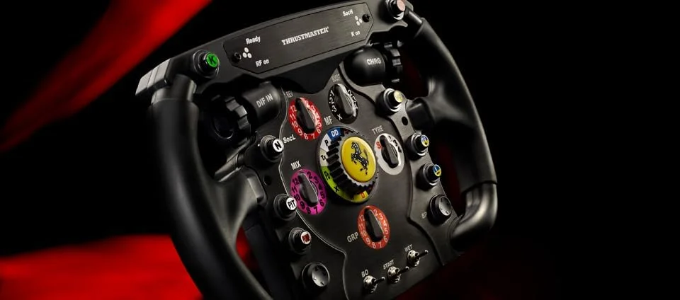 افزونه فرمان Thrustmaster F1 - فرمان مسابقه دقیق با مجوز رسمی فراری، سازگار با پلی استیشن، ایکس باکس و کامپیوتر افزونه فرمان Thrustmaster F1 - فرمان مسابقه دقیق با مجوز رسمی فراری، سازگار با پلی استیشن، ایکس باکس و کامپیوتر