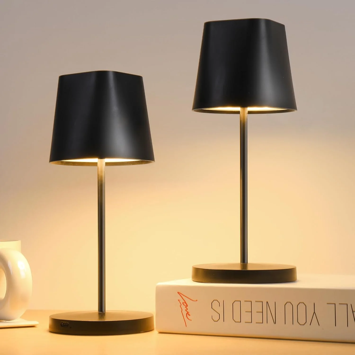 چراغ رومیزی LED بی سیم، لمسی و دیمر شونده، قابل شارژ USB، دمای رنگ دوگانه 3000K-4000K، ضد آب IP44 مناسب فضای باز برای میز غذاخوری و کمپینگ چراغ رومیزی LED بی سیم، لمسی و دیمر شونده، قابل شارژ USB، دمای رنگ دوگانه 3000K-4000K، ضد آب IP44 مناسب فضای باز برای میز غذاخوری و کمپینگ